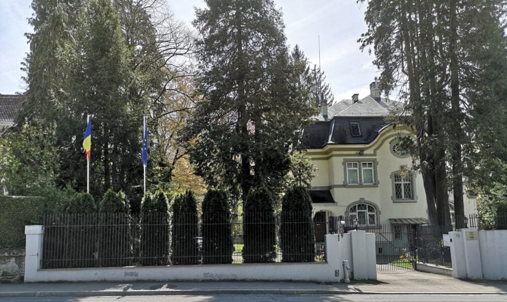 Atac cu dispozitiv incendiar la Ambasada României din Berna. Anchetă în desfășurare
