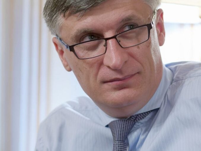 Cătălin Avramescu, suspect într-un dosar de pornografie infantilă. Cum se apără