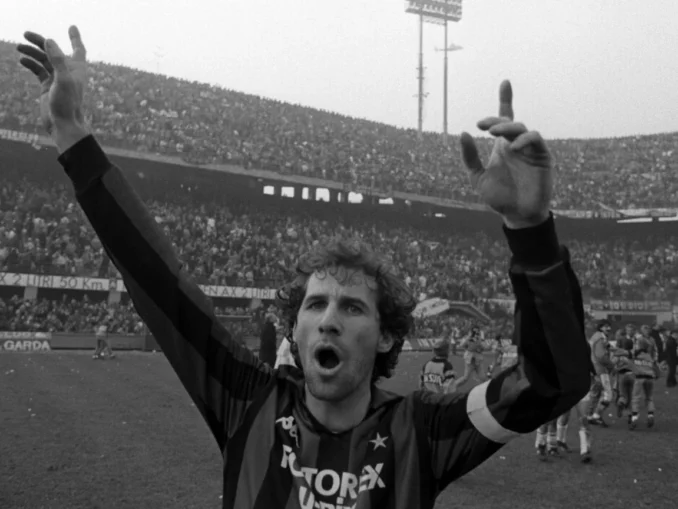 Imagini impresionante de la înmormântarea lui Franco Baresi. Mii de fani și-au luat rămas bun de la idolul lor