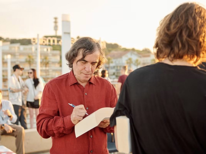 Retraducerea trilogiei „Orbitor” de Mircea Cărtărescu în limba franceză, semnalată în Le Monde