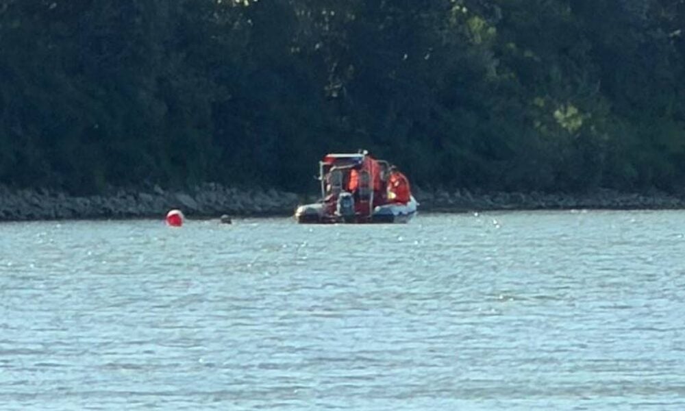 Copil de 16 ani dipărut în apele Siretului, căutat de pompieri din două județe