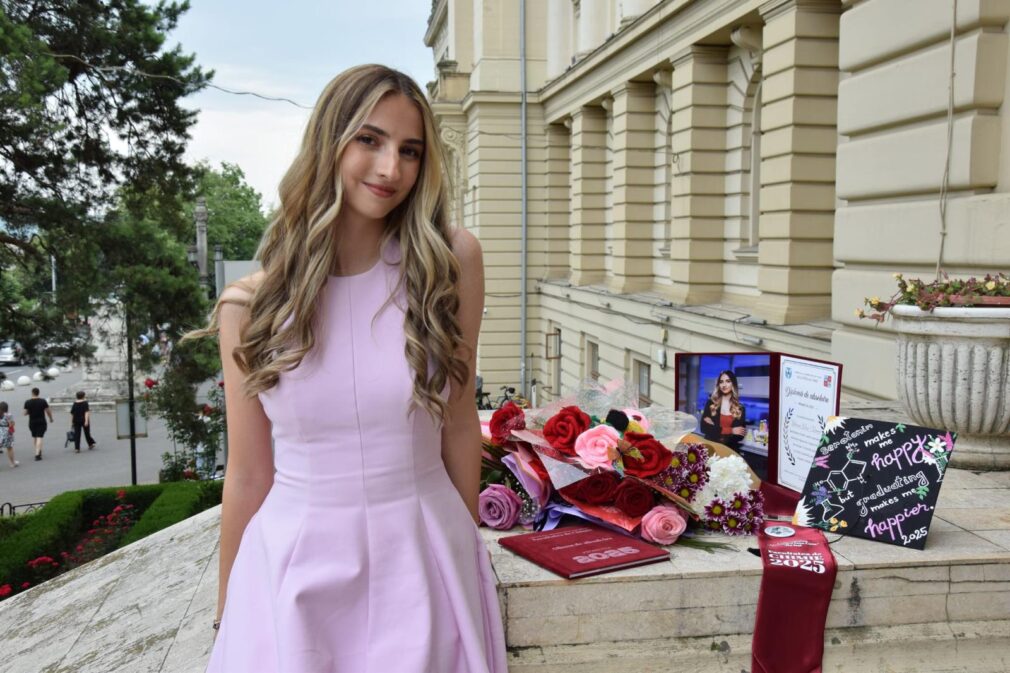 „Dacă faci chimia strict pentru bani, mai gândește-te!”. De la teoria din facultate la realitățile pieței muncii. Interviu cu o absolventă de chimie devenită cercetător