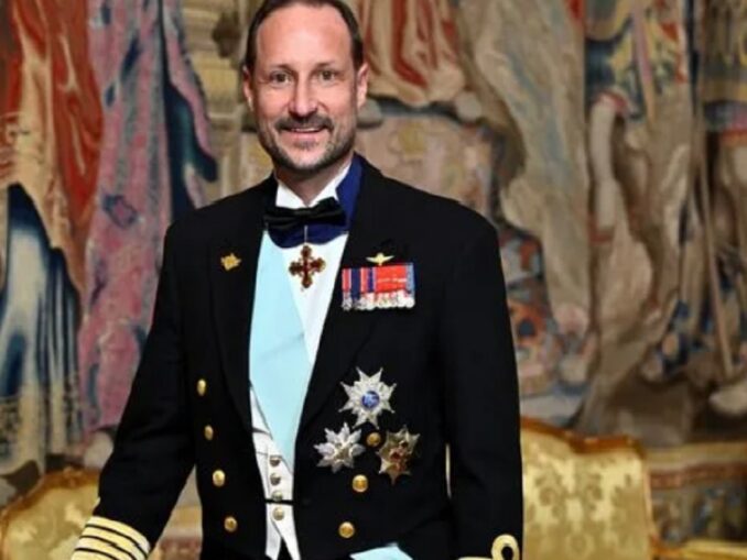 „Prințul reticent” devine rege: Haakon al VIII-lea preia tronul Norvegiei