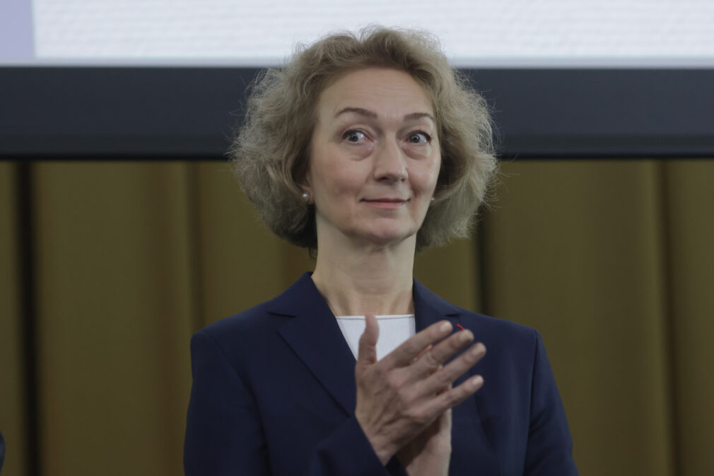 NEWS ALERT Simina Tănăsescu, un pas în spate din Legea ANI, în urma scandalului întâlnirii cu Bolojan