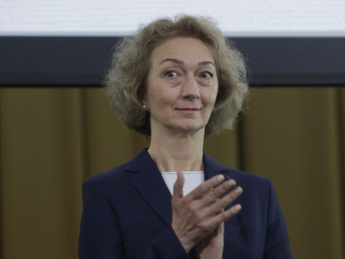 NEWS ALERT Simina Tănăsescu, un pas în spate din Legea ANI, în urma scandalului întâlnirii cu Bolojan