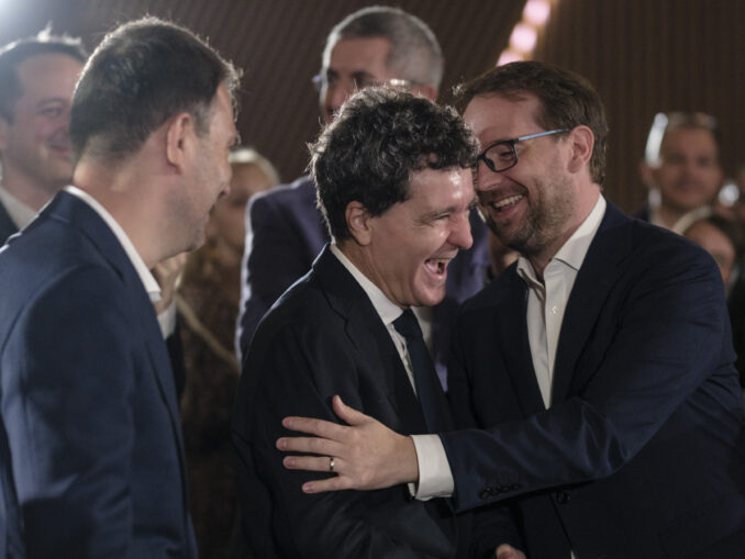 „Amendamentul Fritz”, în mâinile lui Nicușor Dan. Președintele se uită la ceas. Cinci juriști vorbesc despre următorii pași