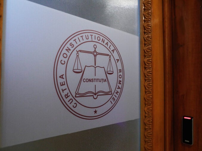 Robert Schwartz și Adriana Săftoiu își pierd funcțiile de conducere din CA-urile Radioului Public și TVR. Cum motivează CCR decizia de neconstituționalitate