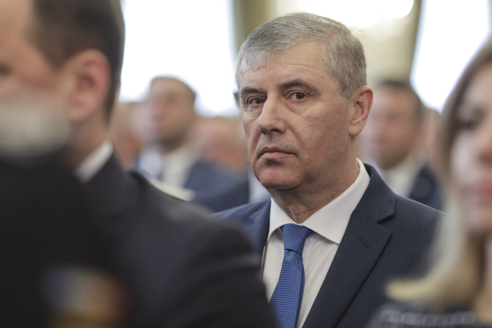 Cum ar fi ocolit Lucian Pahonțu legea timp de 18 ani. CNSAS nu i-a dat niciodată certificat dacă a lucrat sau nu pentru Securitate. Investigație Snoop