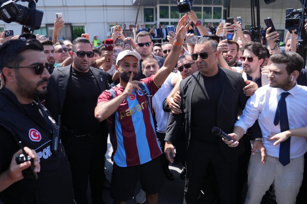Surpriză. Mohammed Salah a semnat cu Trabzonspor