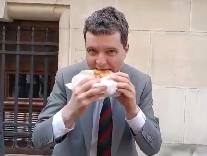 VIDEO Merdenelele lui nea Mihai de la Patiseria Amzei au apărut în campania lui Nicușor Dan pentru Cotroceni. Ironia lui Crin Antonescu