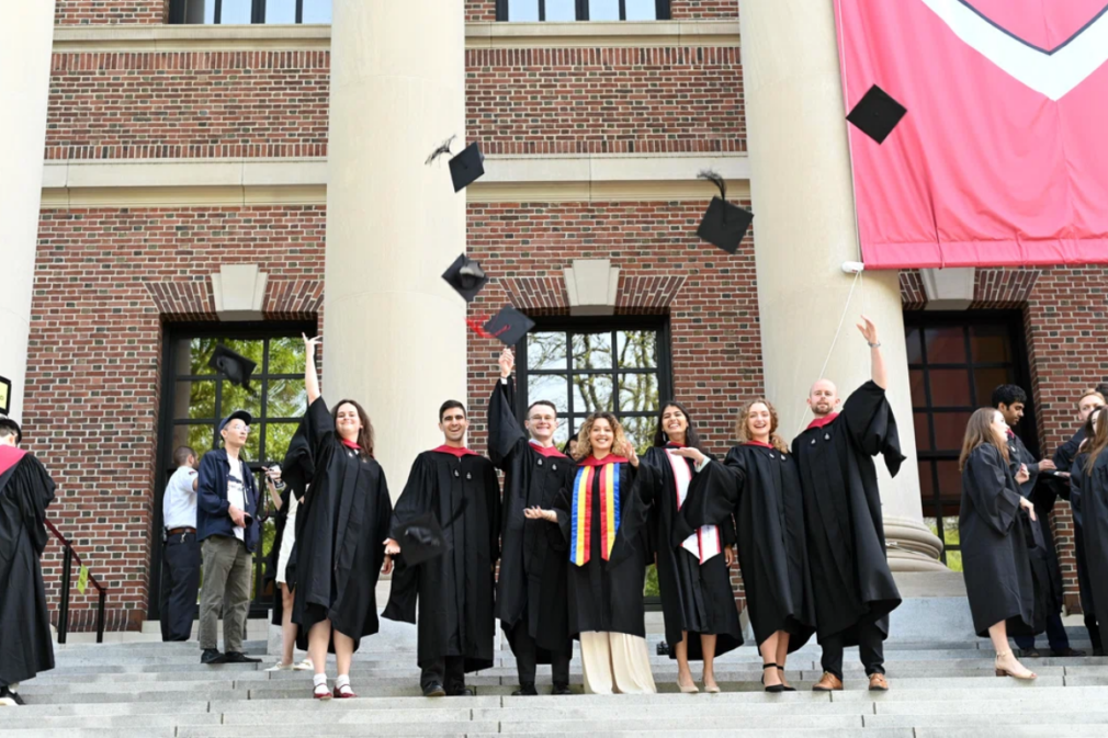 De la Roșiori de Vede la Harvard și NATO. Povestea româncei care vrea să se întoarcă în România