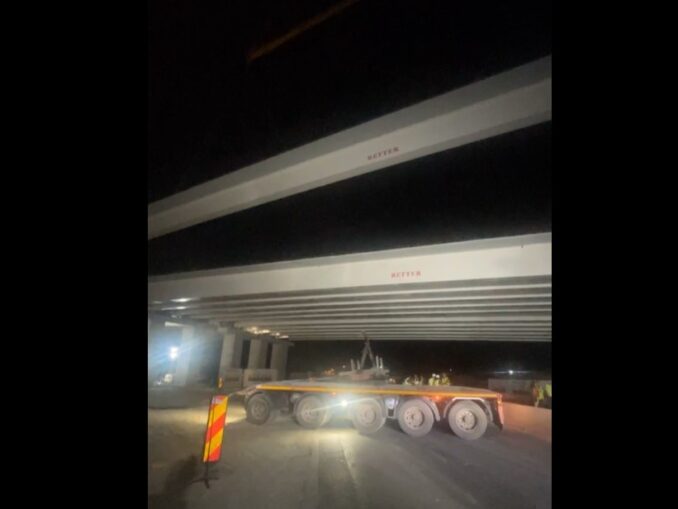 Autostrada A0 a atins o etapă importantă. A fost montată ultima grindă din beton VIDEO
