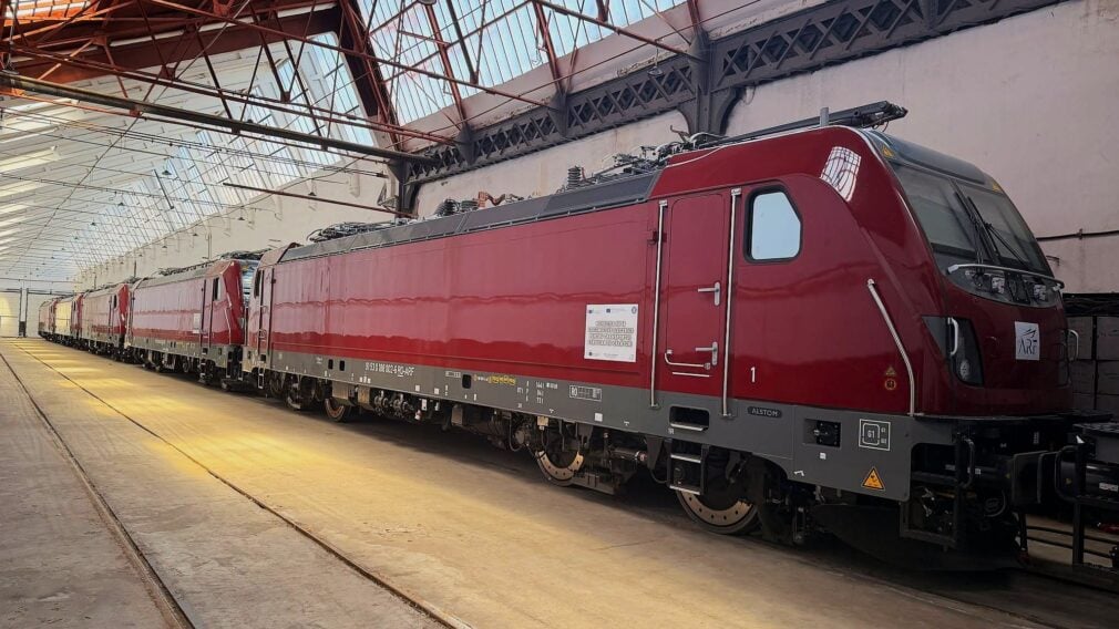 Tehnologia viitorului, învinsă de nepăsarea prezentului. Paradoxul locomotivelor europene blocate de rețeaua românească nefuncțională