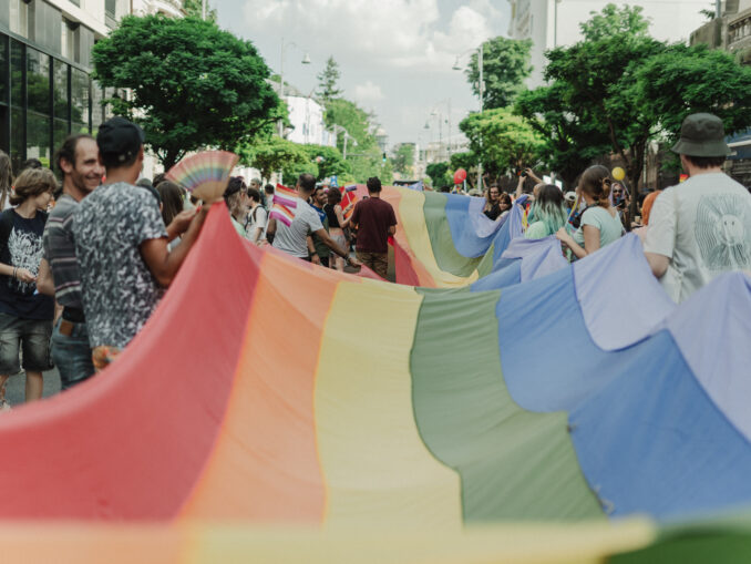 MozaiQ, după decizia CCR care menționează parteneriatul civil: „E chiar culmea ca statul să ne ceară factură pe bocancul cu care ne calcă pe cap”