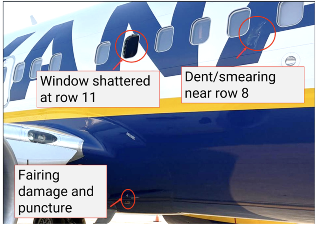 Bucăți dintr-un motor au spart ferestra avionului prin care un bărbat a fost aspirat parțial în exterior, conform unui raport