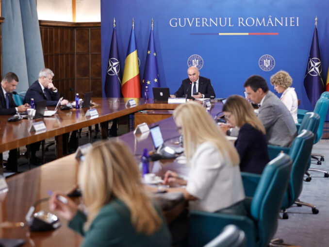 „Să aducem ploaie nu putem”. Guvernul încearcă să câștige câteva zile pentru reactorul 2 de la Cernavodă cu barje scufundate în Dunăre