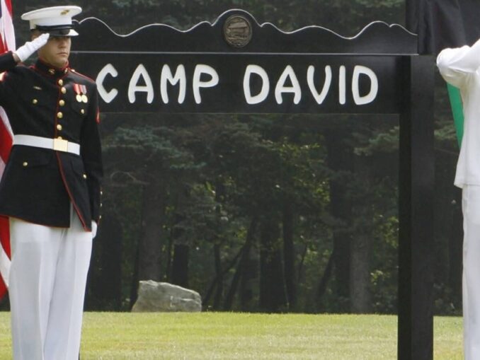 Tensiuni la Camp David. Donald Trump i-a cerut socoteală lui Pete Hegseth pe tema stocurilor epuizate de rachete