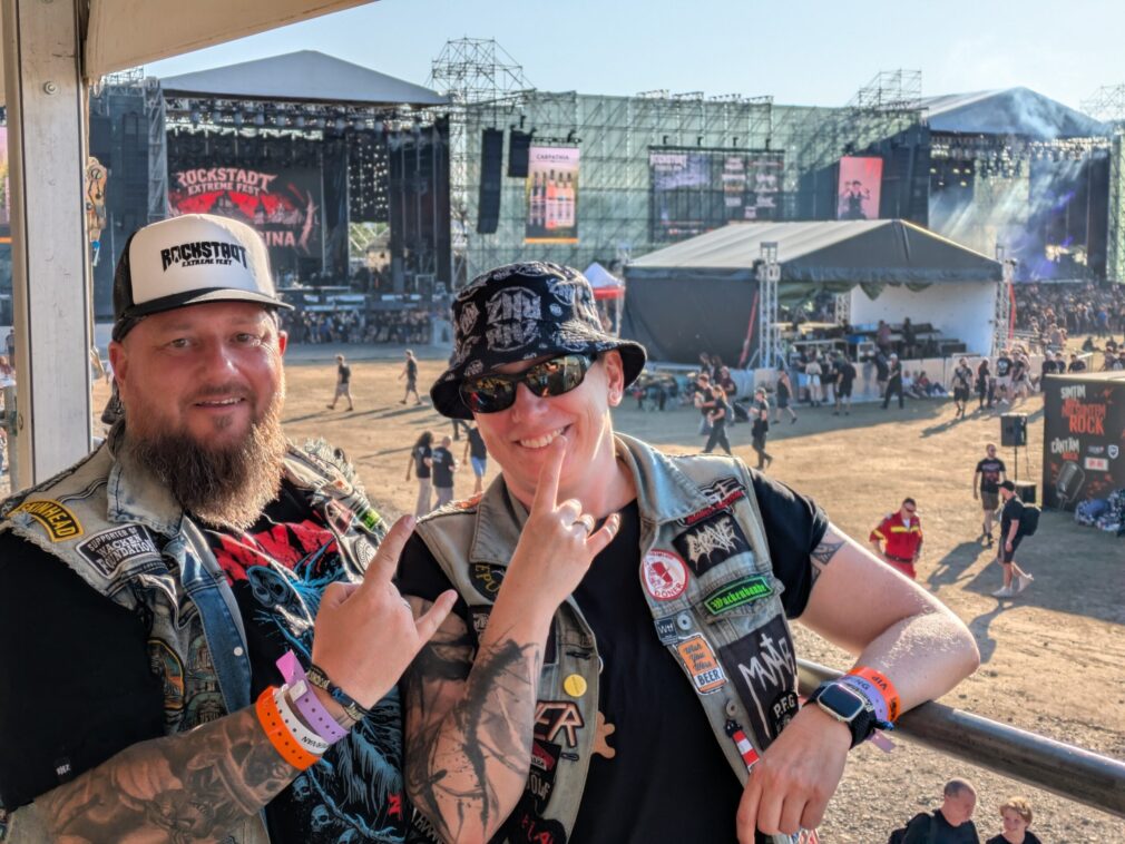 Cațavencii.ro: România văzută prin ochii spectatorilor străini. La Rockstadt Extreme Fest 2026: „Toate prejudecățile pe care le-am avut despre România au fost spulberate”