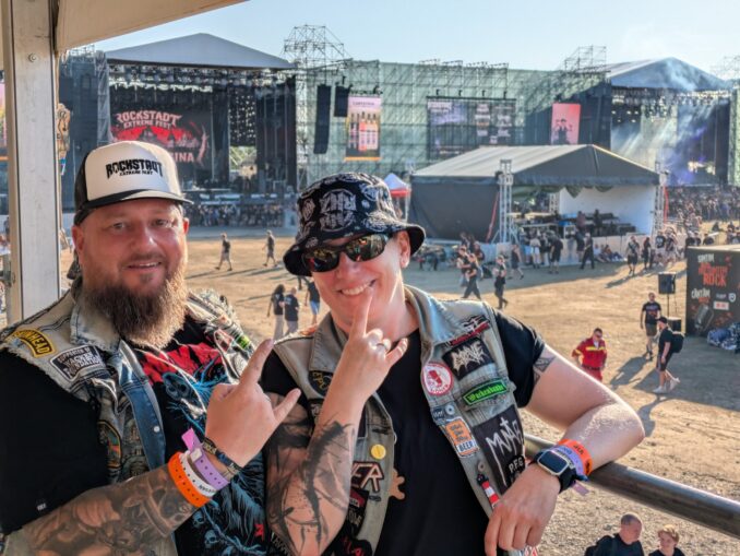 Cațavencii.ro: România văzută prin ochii spectatorilor străini. La Rockstadt Extreme Fest 2026: „Toate prejudecățile pe care le-am avut despre România au fost spulberate”
