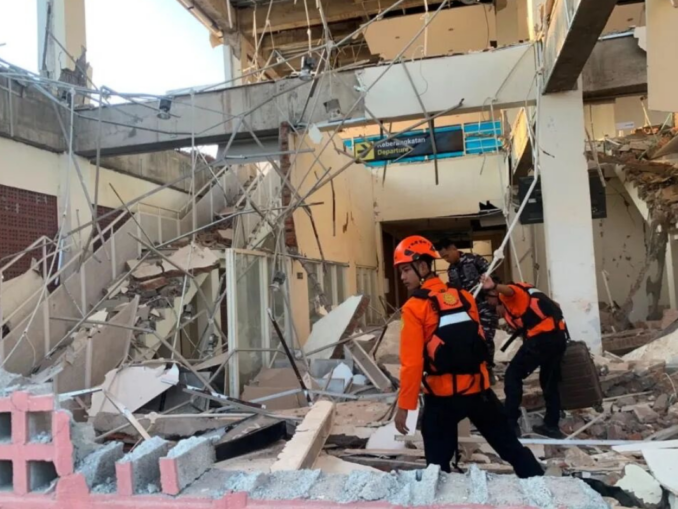 Bilanțul cutremurului din Indonezia a crescut la 51 de morți. Aproximativ 5.000 de persoane au fost evacuate
