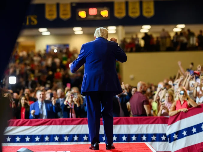 În picaj. Popularitatea lui Donald Trump, la cel mai scăzut nivel din ultimul deceniu