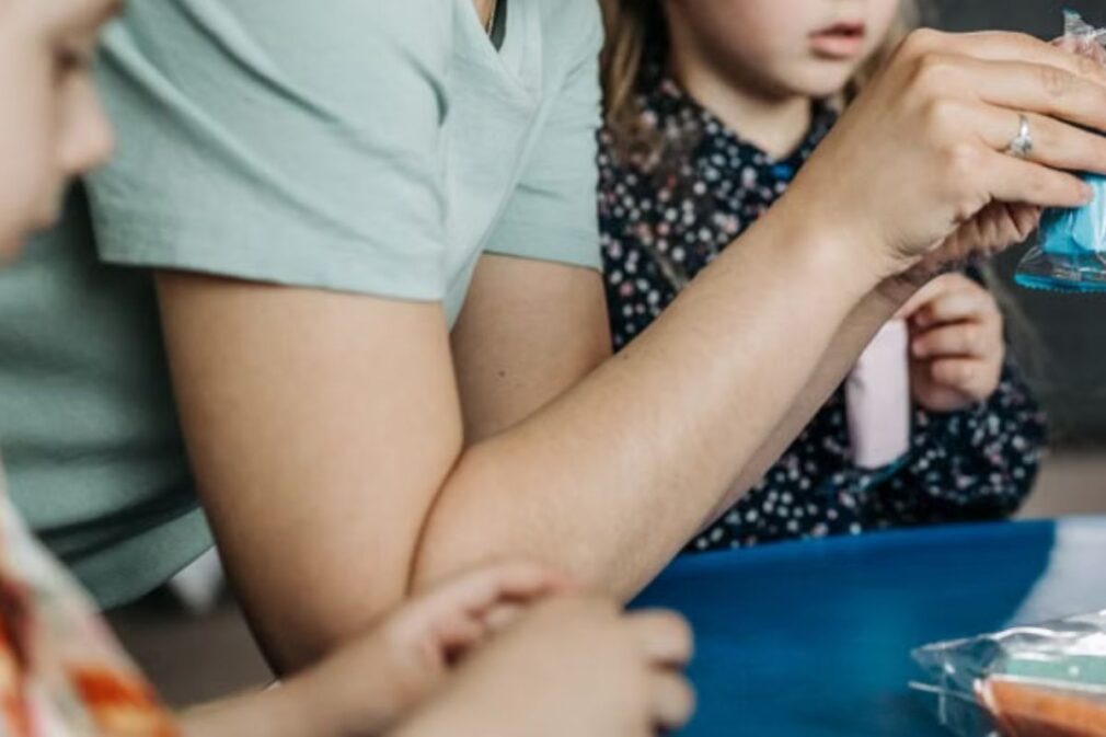 Educatoarea din Bosanci, achitată definitiv după acuzațiile de abuz sexual asupra a trei fetițe. Instanța: „Fapta nu există”