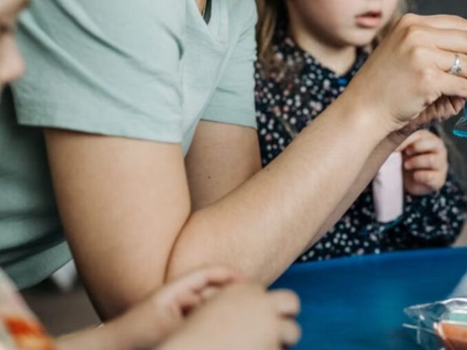 Educatoarea din Bosanci, achitată definitiv după acuzațiile de abuz sexual asupra a trei fetițe. Instanța: „Fapta nu există”