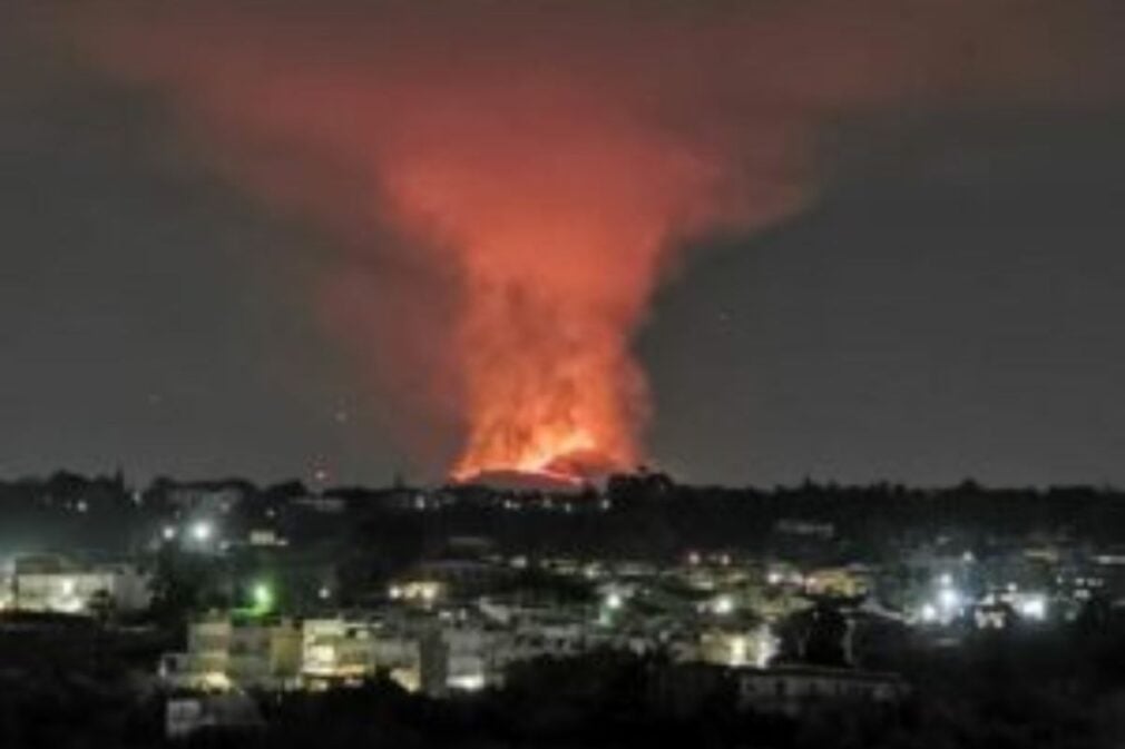 Etna erupe din nou. Avertisment MAE pentru românii care se află sau vor să călătorească în Italia