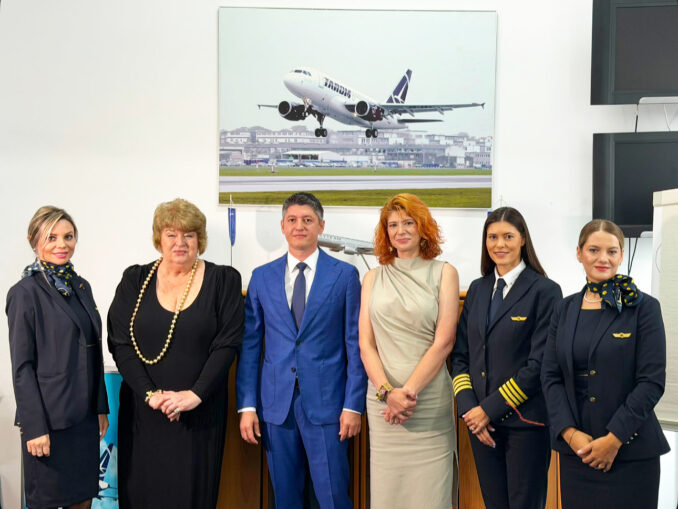 Flota companiei TAROM se înnoiește. O nouă aeronavă Boeing 737 MAX primește numele legendei Ivan Patzaichin