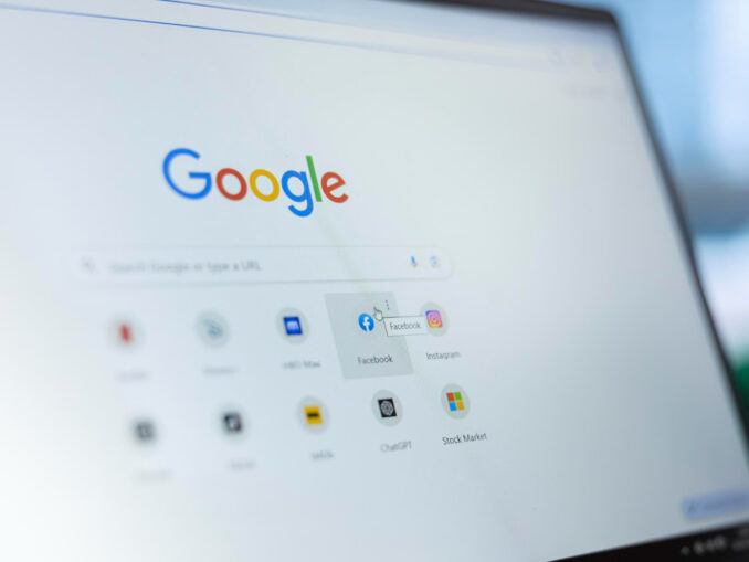 „Prețul păcii” pentru Google: 260 de milioane de lire ca să închidă un proces care putea costa peste 1 miliard. De ce acuzații a scăpat gigantul tech