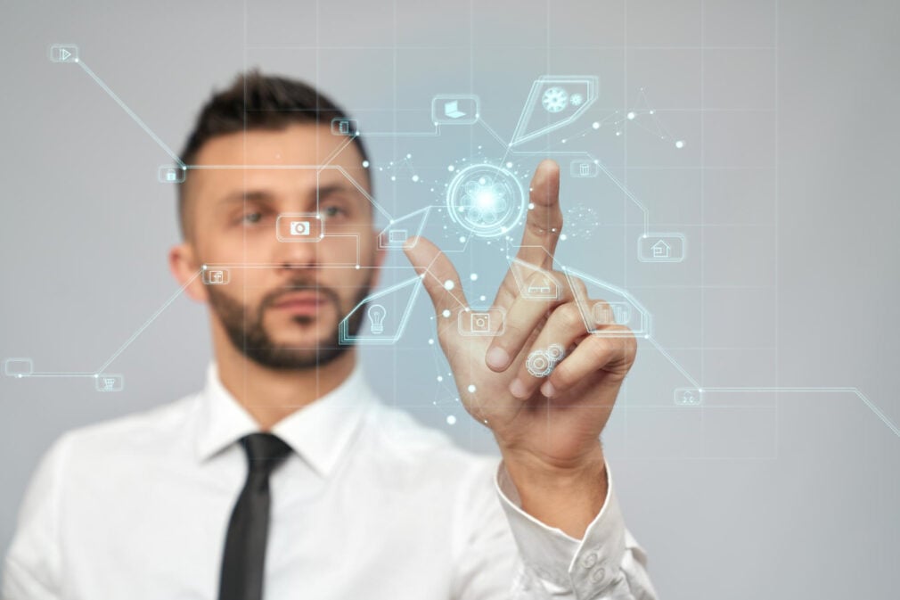 Ce afaceri poți începe singur în 2026, fără angajați, cu ajutorul inteligenței artificiale