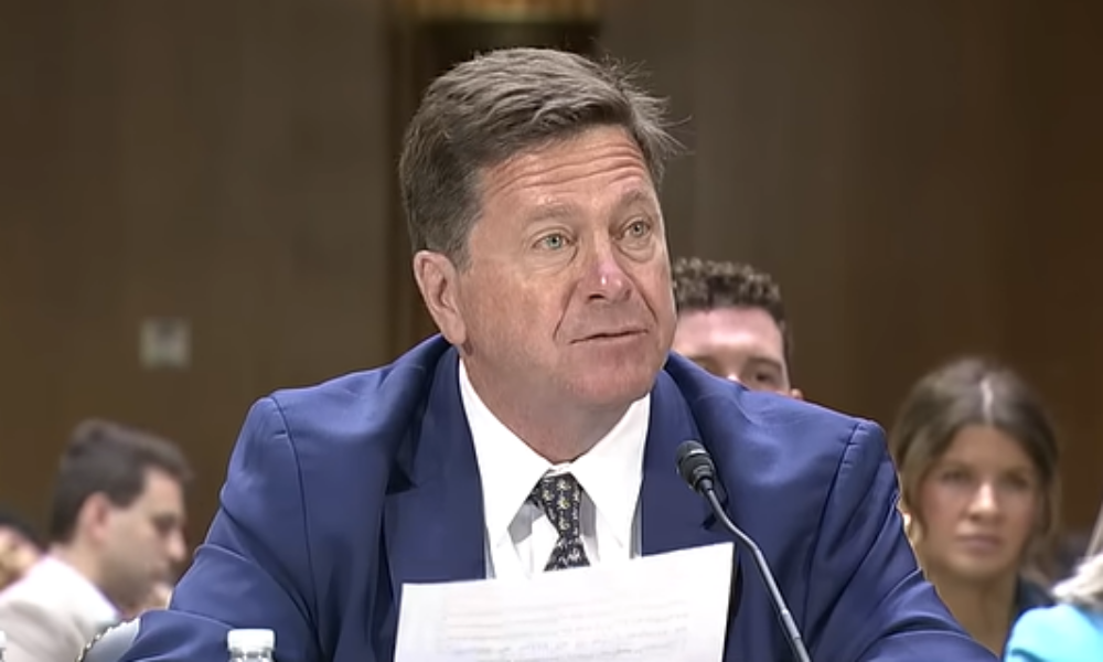Jay Clayton a depus jurământul în funcția de director al Serviciilor Naționale de Informații americane