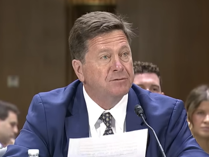 Jay Clayton a depus jurământul în funcția de director al Serviciilor Naționale de Informații americane