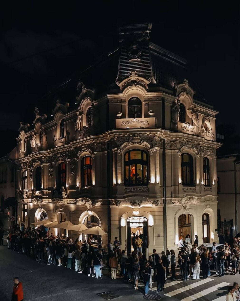 România stinge lumina. Inițiative de reducere a consumului energetic
