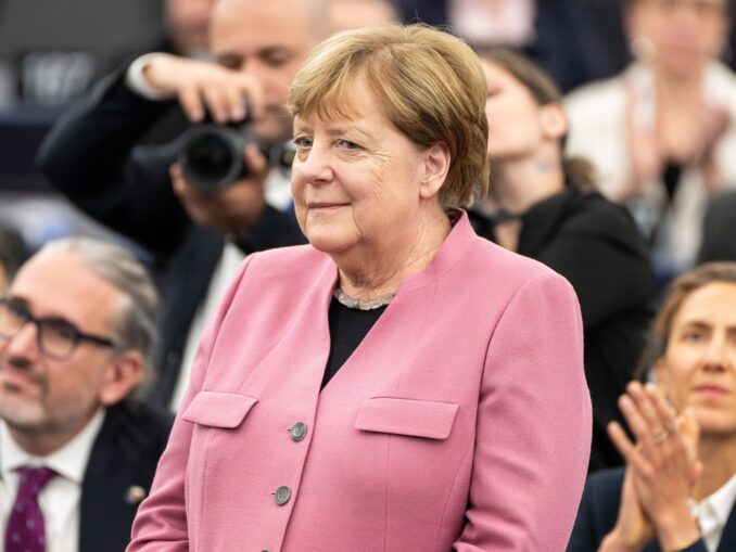 Fostul cancelar german Angela Merkel lansează astăzi la București cartea sa de memorii