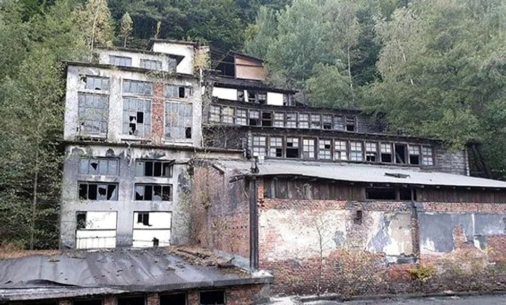 Guvernul redeschide exploatarea de grafit de la Baia de Fier. Primele extracții sunt estimate pentru 2028