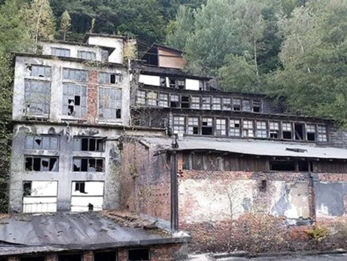 Guvernul redeschide exploatarea de grafit de la Baia de Fier. Primele extracții sunt estimate pentru 2028