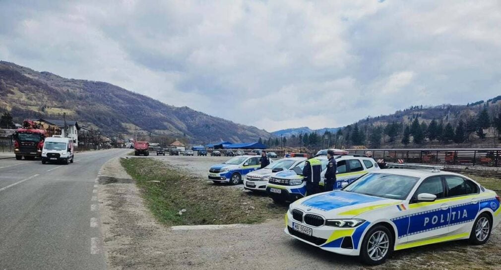 Doi copii, puși în portbagaj și plimbați cu mașina prin Gorj. Ce amendă a primit șoferul