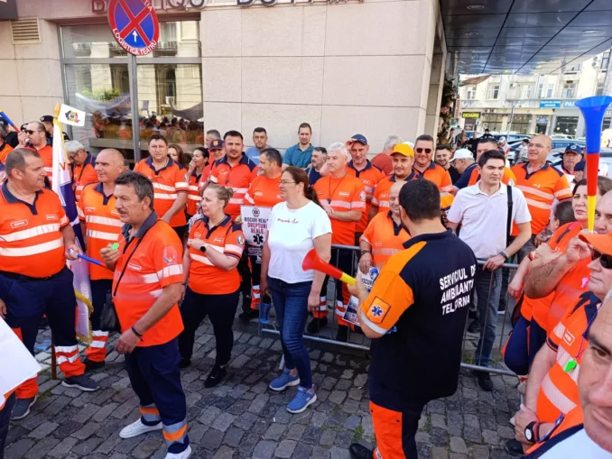 Scandal pe noua lege a salarizării. Sindicaliștii de la Ambulanță amenință cu acțiuni radicale