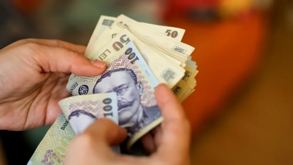 „Economia a încetinit brusc”. România ar putea încheia anul în recesiune. Avertismentul lui Radu Burnete