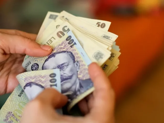 „Economia a încetinit brusc”. România ar putea încheia anul în recesiune. Avertismentul lui Radu Burnete