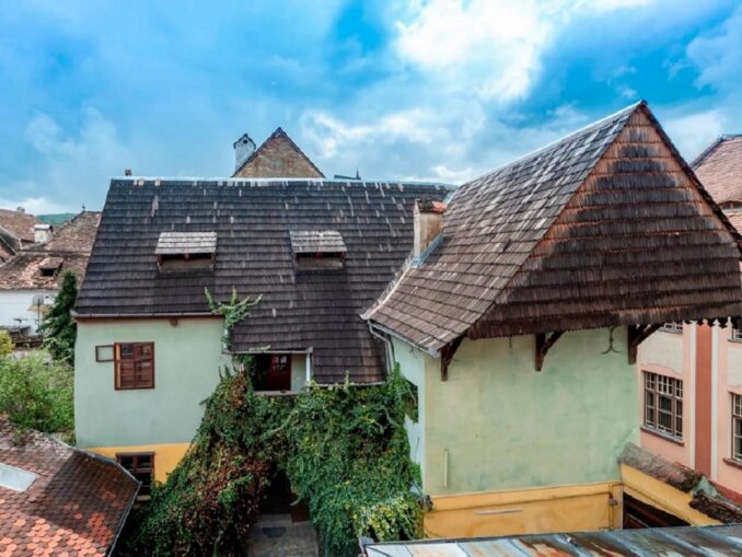 Se închide cel mai vechi hostel din România: „Mulți au venit ca oaspeți și au plecat ca prieteni”