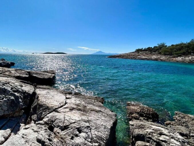 Cât mai plătesc românii pentru o vacanță pe Insula Thassos