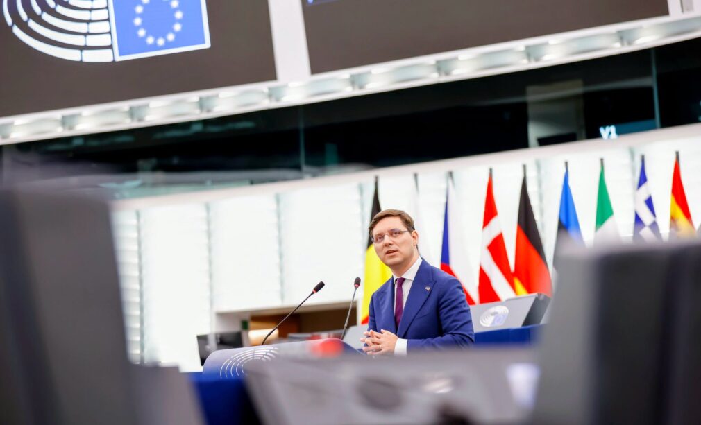Victor Negrescu, europarlamentar PSD, susține că Guvernul Bolojan nu știe cum să negocieze cu Bruxelles-ul Legea salarizării