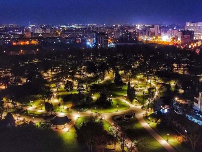 Încă un oraș din România stinge lumina pentru a economisi energie