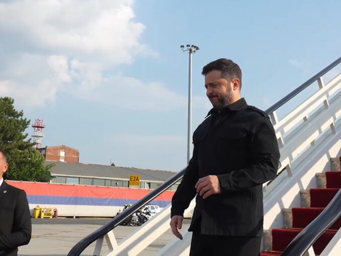 Avionul lui Volodimir Zelenski ar fi fost urmărit de drona care a survolat România și Republica Moldova