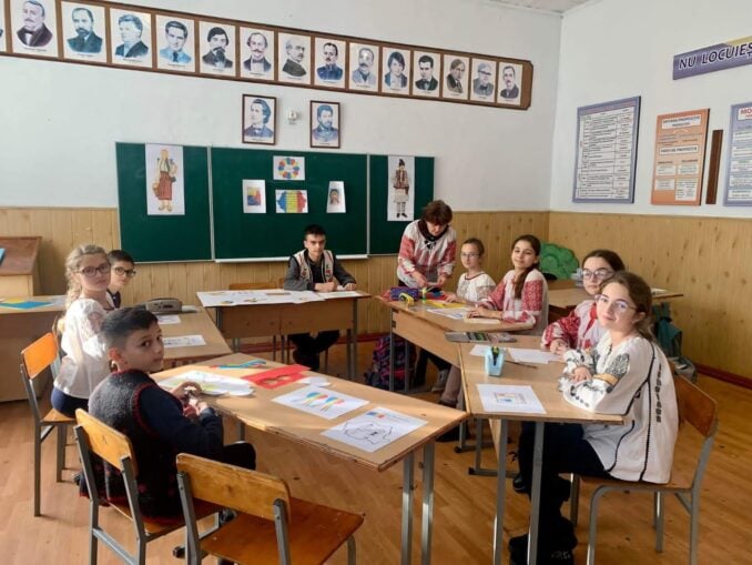 UPDATE O clasă pentru etnicii români a fost închisă în Ucraina, după patru zile de la începutul anului școlar. MAE intervine