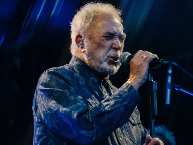 Tom Jones, înlocuit la The Voice UK după 13 sezoane. Artistul spune că nu a vrut să plece