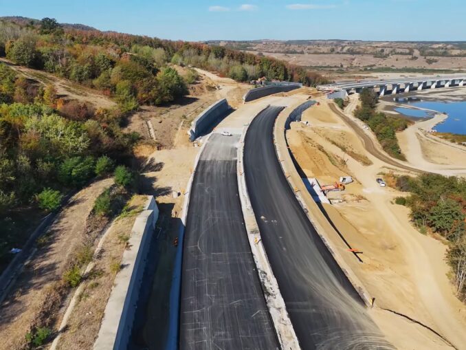 Două tronsoane „blestemate” din Autostrada Transilvania, aproape de deschidere. Când vom putea circula