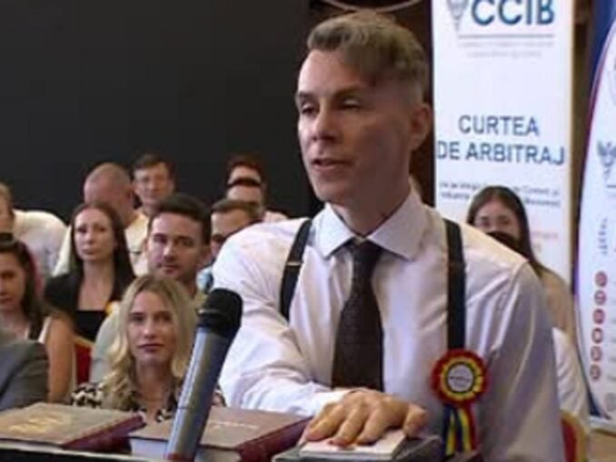 Cine este Asaf Avidan, cântărețul francez născut în Israel care a dobândit cetățenia română